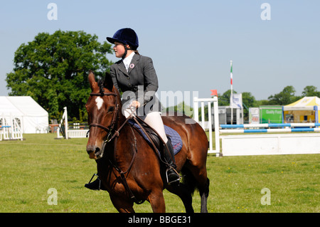 Poney Club de saut à l'équipe Brigstock International Horse Trials , Northamptonshire, Angleterre, UK 2009. Banque D'Images