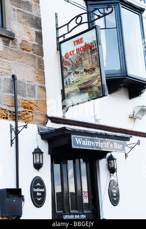 Wainright's Bar au Bay Hotel de Scarborough dans le Yorkshire du Nord, Angleterre, Royaume-Uni. Banque D'Images