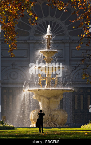 Melbourne / Exposition "Fontaine" est situé dans le Royal Exhibition Building s gardens.Melbourne Australie Victoria Banque D'Images