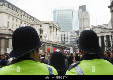 Les officiers de la police britannique à Londres Angleterre Royaume-uni Banque D'Images