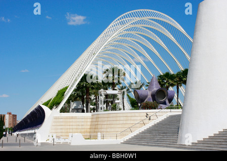 Conçue par Santiago Calatrava Valence, Cité des Arts et des Sciences est une collection sensationnelle de l'architecture moderne . Banque D'Images