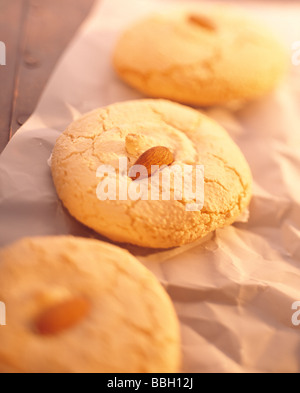 Amande biscuit fraîchement cuits, tout droit sorti du four Banque D'Images