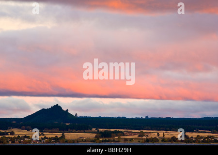 Coucher de soleil sur le lac Taupo photographiés de Acacia Bay, île du Nord Nouvelle-zélande Banque D'Images