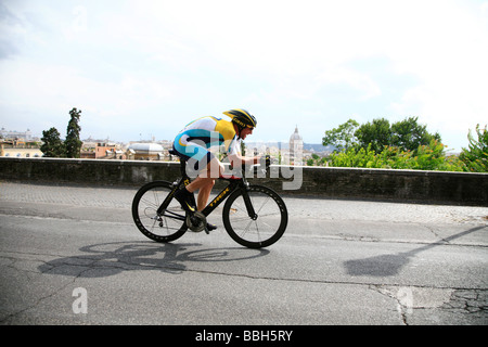 Lance Armstrong de compétition au Giro d'Italia cylcle race time trials dernière journée à Rome Banque D'Images
