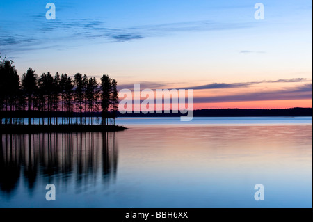 Un paysage tranquille ar dawn Lakeland Finlande Carélie Banque D'Images