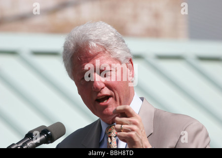 Le président Bill Clinton fait campagne pour Terry McAuliffe pour gouverneur de la Virginie en 2009 . Banque D'Images