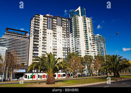 Paysage urbain de Melbourne / moderne d'appartements résidentiels à Melbourne Victoria en Australie. Banque D'Images