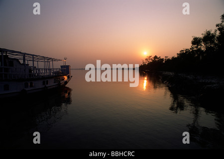 Inde, Bengale occidental, Sunderbans, Delta du Gange, coucher de soleil Banque D'Images