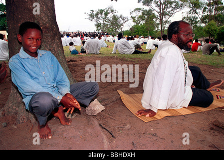 122003 Gingindlovu KwaZulu Natal Afrique du Sud zoulou églises église shembe amazulu peuple zoulou boy religions célébration Banque D'Images