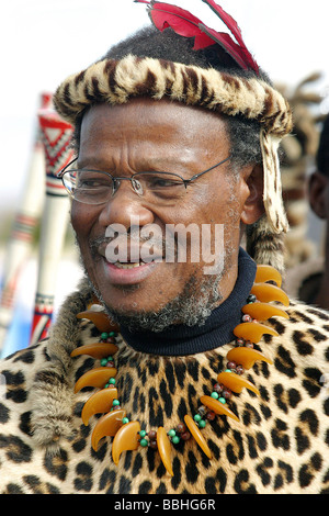 Inkatha Freedom Party leader de l'IFP et de la tête de la Chambre des chefs traditionnels Dr Managosuthu Buthelezi assiste à un Royal Zulu Banque D'Images