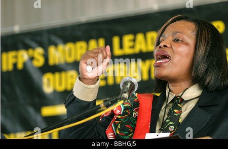 L'ancien parti de la liberté Inkatha IFP présidente de la Brigade des femmes et actuel Maire de Zululand et les nouveaux élus Banque D'Images