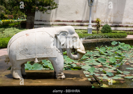 Inde Rajasthan Udaipur Saheliyon Ki Bari gardens Banque D'Images