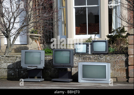 Les vieux téléviseurs ne convient pas à la télévision après le passage au numérique en signal analogique est coupé et remplacé Banque D'Images