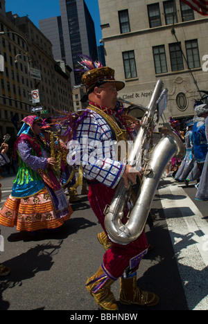 L'Avalon String Band de Philadelphie effectue dans le Salut à Israël Parade à New York Banque D'Images