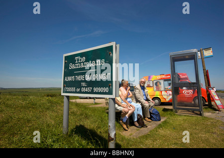 Détails de contact pour les Samaritains autour et dans la fonction téléphone fort à Beachy Head, un célèbre spot du suicide. Banque D'Images