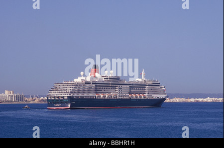 Cunard Cruise Ship 'Queen Victoria' dans le port de Palma de Majorque. Banque D'Images