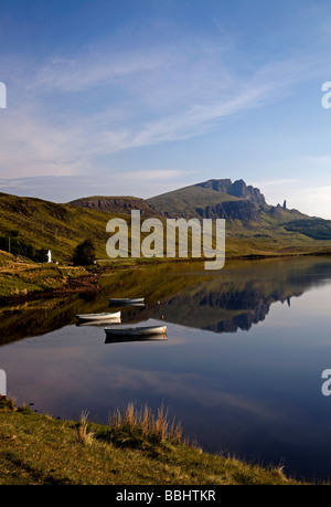 Vieil Homme de Storr et Loch Fada, île de Skye, Écosse, Royaume-Uni, Europe Banque D'Images