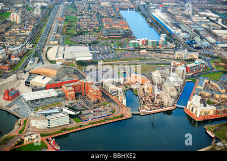 Vue aérienne de la zone des docks de Cardiff Banque D'Images