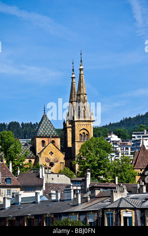 La Collégiale de Neuchâtel vu depuis l'Esplanade de Mont Blanc Neuchâtel Suisse. Charles Lupica Banque D'Images