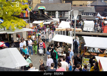 Week-end, des stands de nourriture - Camden Lock Market - Londres Banque D'Images