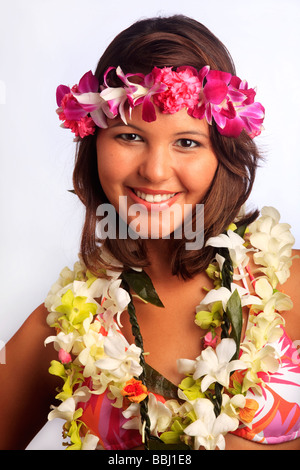 Portrait d'une petite fille avec une fleur hawaïenne lei Banque D'Images