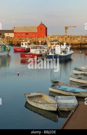 Les bateaux de pêche et shack dans Rockport Rockport harbor Massachusetts Banque D'Images