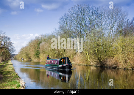 Royaume-Uni, Angleterre, Grand Londres, Grand Union Canal et Narrowboat 'Tugby' près de Denham Green Banque D'Images