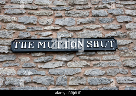 L'arrêt de mouton street sign dans le Shropshire, Ironbridge Banque D'Images