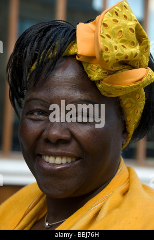 La lauréate du Prix Nobel de la Paix Wangari Maathai, environnementaliste et militant des droits de l'homme parlant à Amnesty UK 2 Mai Banque D'Images