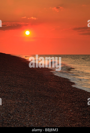 Salthouse beach au coucher du soleil sur la côte de Norfolk en Angleterre Banque D'Images