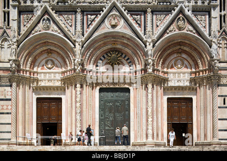 Entrée principale de Duomo di Santa Maria Assunta, Sienne Banque D'Images