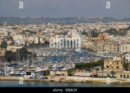 Malte. Une vue de Msida Creek et Ta' Xbiex de Hastings Gardens à La Valette. L'année 2009. Banque D'Images