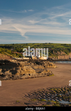 Lever du soleil à marée basse Robin Hood's Bay, North Yorkshire, England, UK Banque D'Images