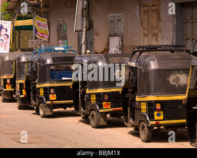 Tuk Tuks à Cochin, Kerala, Inde Banque D'Images