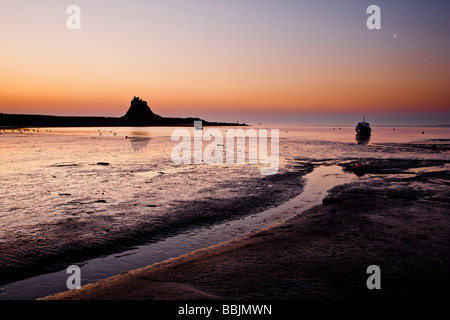 L'Île Sainte à l'aube, Northumberland, England Banque D'Images