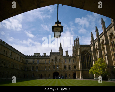 Vue de l'église et de quad au New College (l'outilde l'université) à Oxford, Grande Bretagne, Angleterre, RU Banque D'Images