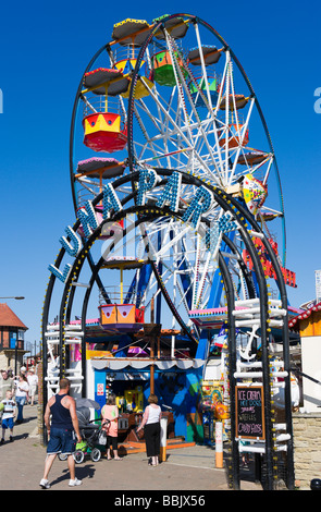 Luna Park sur le Harbourfront à South Bay, Scarborough, Côte Est, North Yorkshire, Angleterre Banque D'Images