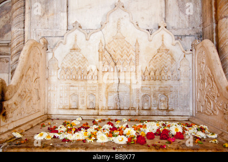 Rendu des détails sur une mosquée en siège, à l'intérieur de la Jama Masjid à Agra Inde Banque D'Images