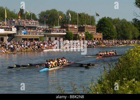 Oxford University Rowing Clubs Eights week le club House aviron Courses sur la rivière Isis en fait la rivière Thames Oxfordshire 2009 HOMER SYKES des années 2000 Banque D'Images