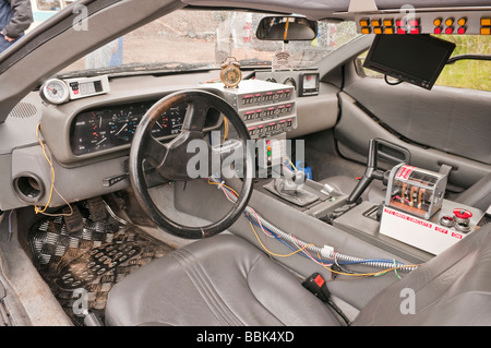 Intérieur d'une Delorean, ridiculisé jusqu'à ressembler à la voiture de la 1985 film 'Retour vers le Futur" Banque D'Images