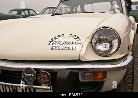 D'un insigne et d'un phare avant Triumph Spitfire, Mark 4, fabriqués entre 1970 et 1974 Banque D'Images