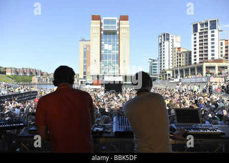 Les DJs jouant au Festival Évolution Banque D'Images
