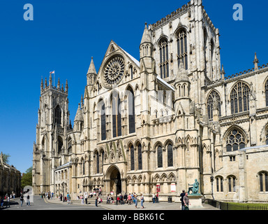 York Minster, Deangate, York, North Yorkshire, Angleterre Banque D'Images