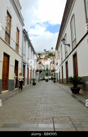 Une belle vue sur le long de la Calle de la Diputacion. Teror, Gran Canaria, Îles Canaries, Espagne, Europe. Banque D'Images