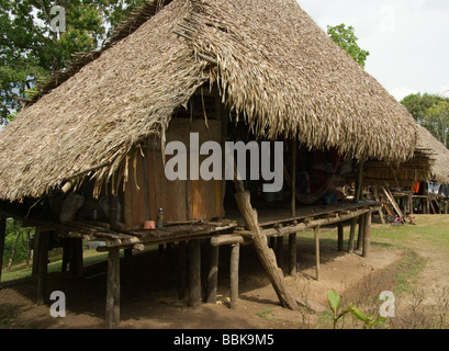 Panama.Community Emberá dans le Parc National de Soberania. Banque D'Images