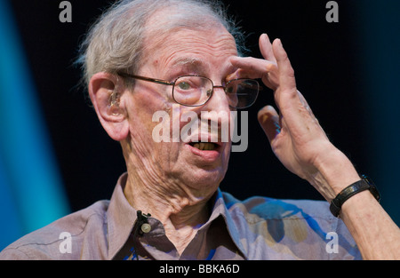 L'historien Eric Hobsbawm discuter le Traité de Versailles de 1919 à Hay Festival 2009 Banque D'Images