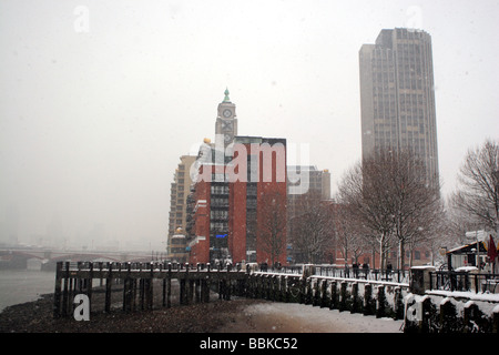 Oxo Tower Londres dans la neige Banque D'Images