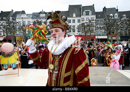 Carnaval de Maastricht Ce festival est différent dans d'autres parties de la Hollande comme il y a environ 100 groupes jouant de la musique live fanfara dans le centre-ville La plupart des célébrations ont lieu à l'extérieur sur les rues et places durant trois jours de festivités on danse chat joke et surtout boire beaucoup d'alcool Banque D'Images