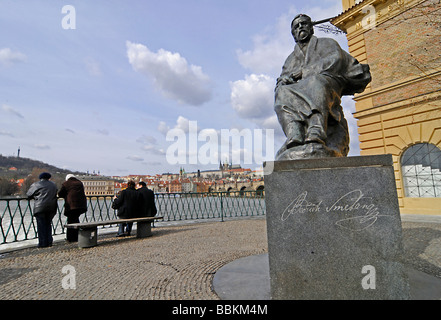 Smetana mémorial sur la rivière Vltava, Prague, République Tchèque, Europe Banque D'Images