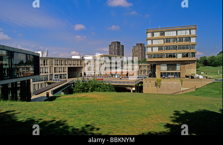 L'Université d'Essex bâtiments centraux de Wivenhoe Park un mile à l'Est de Colchester créé en 1963 Banque D'Images